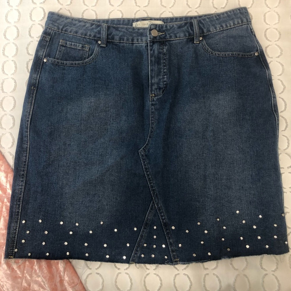NWT Cato Jean Above Knee Dark Wash Mini Skirt with Rhinestone Hem